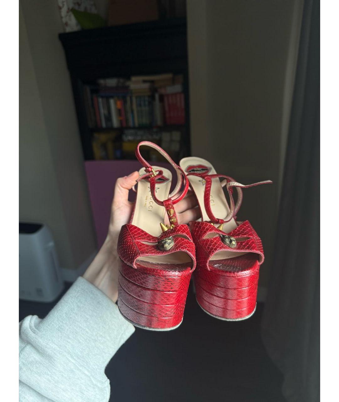 GUCCI Красные туфли из экзотической кожи, фото 2