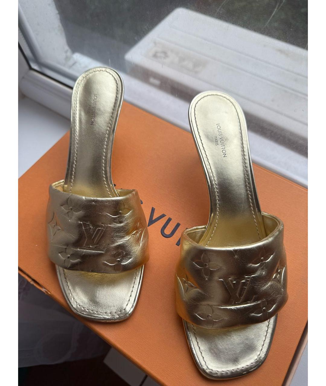 LOUIS VUITTON Золотые кожаные мюли, фото 3