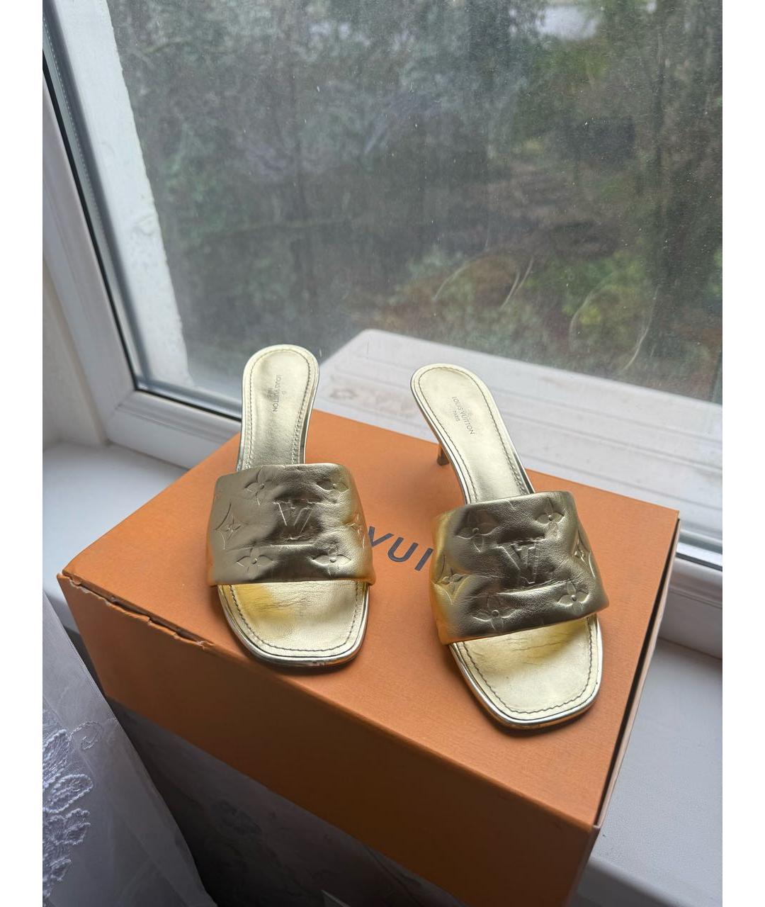 LOUIS VUITTON Золотые кожаные мюли, фото 2