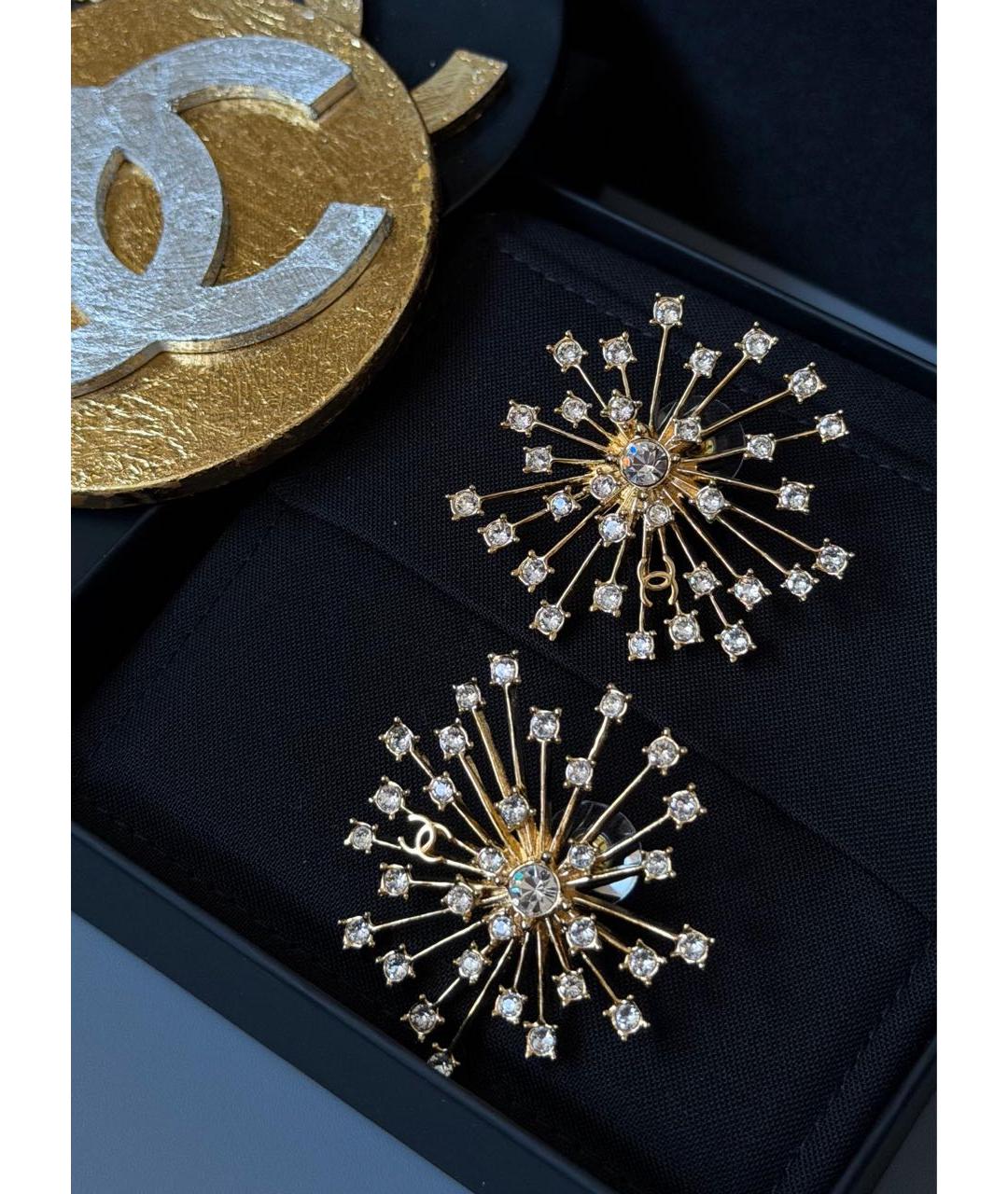 CHANEL Золотые клипсы, фото 2