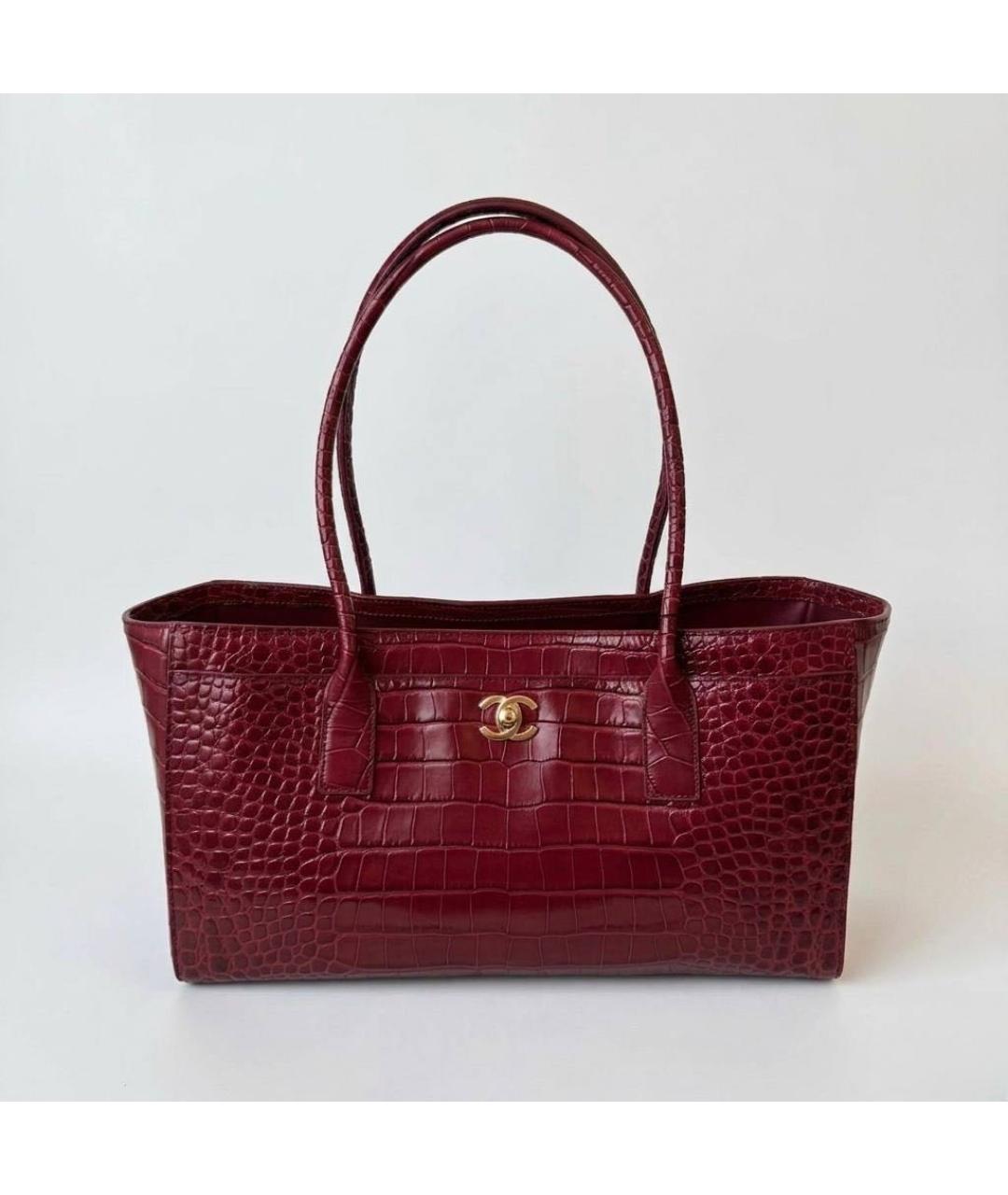 CHANEL Бордовая сумка тоут из лакированной кожи, фото 3