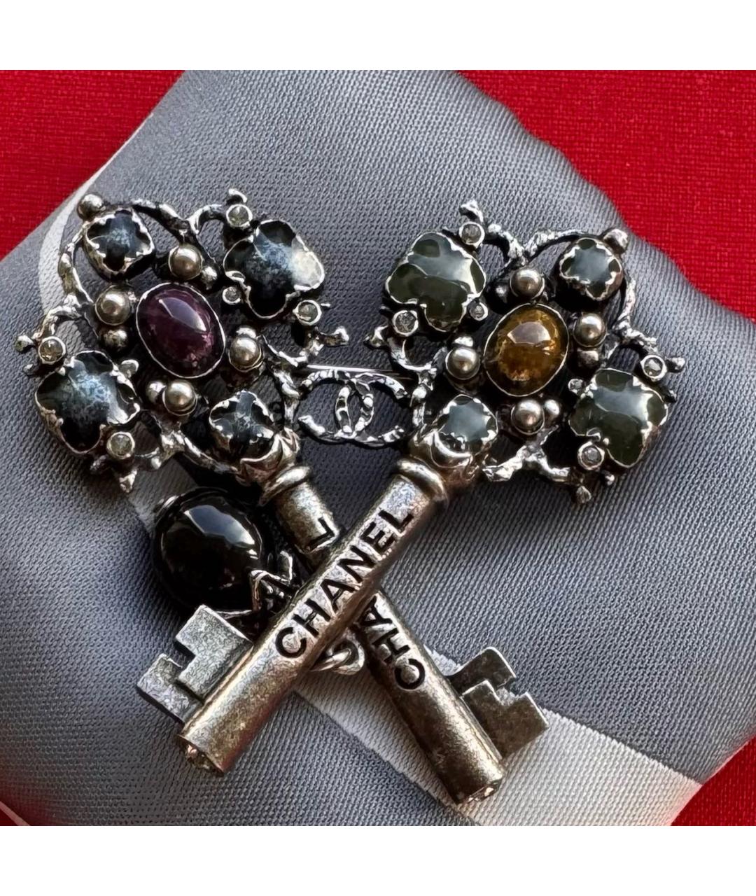 CHANEL Зеленая металлическая булавка / брошь, фото 4