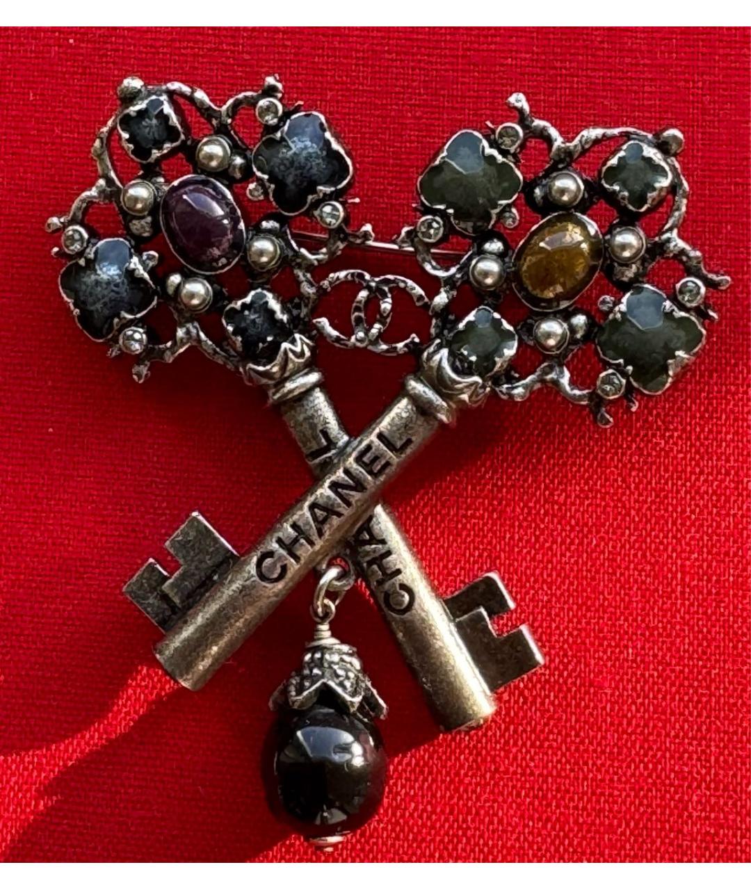 CHANEL Зеленая металлическая булавка / брошь, фото 2