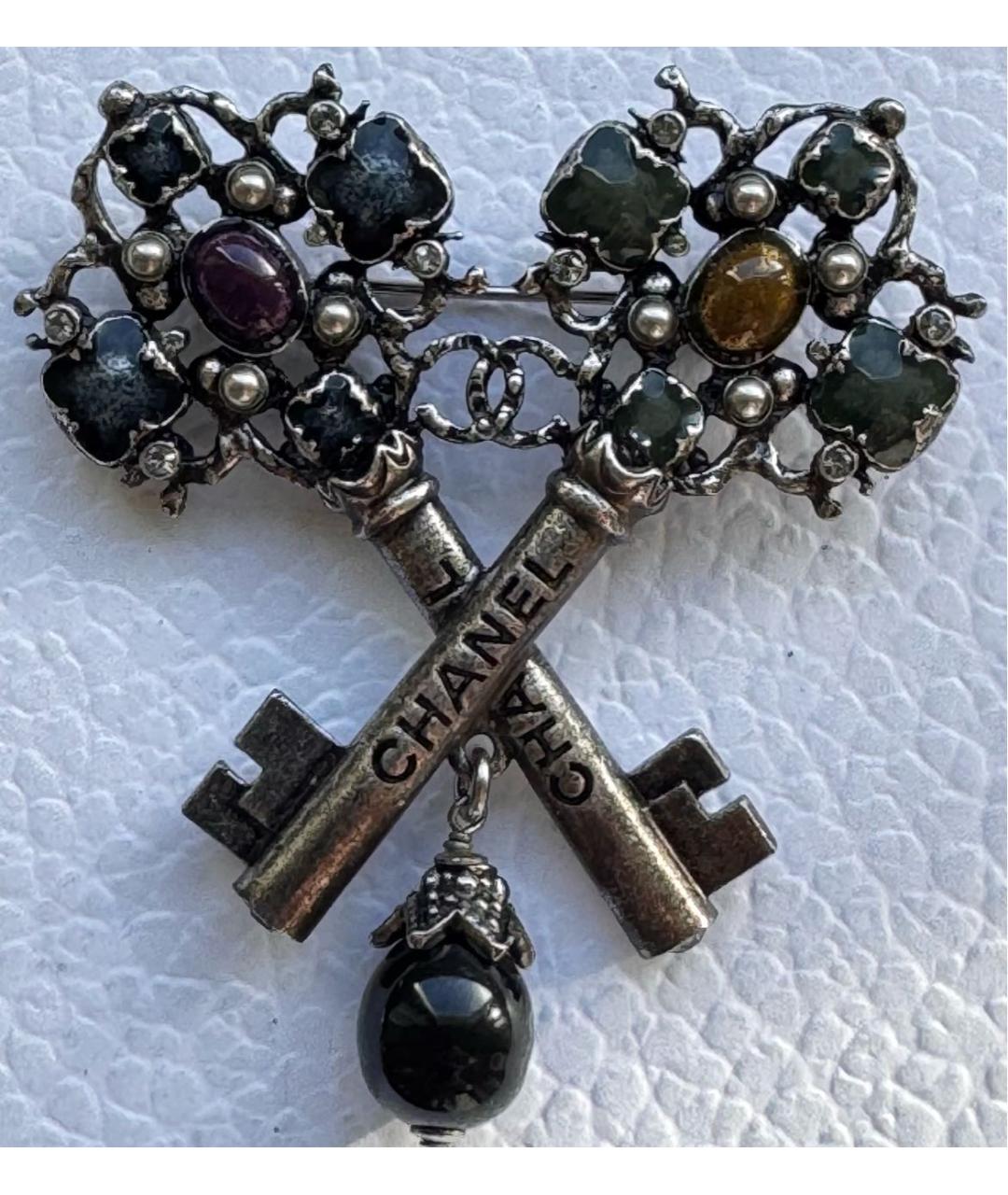 CHANEL Зеленая металлическая булавка / брошь, фото 6