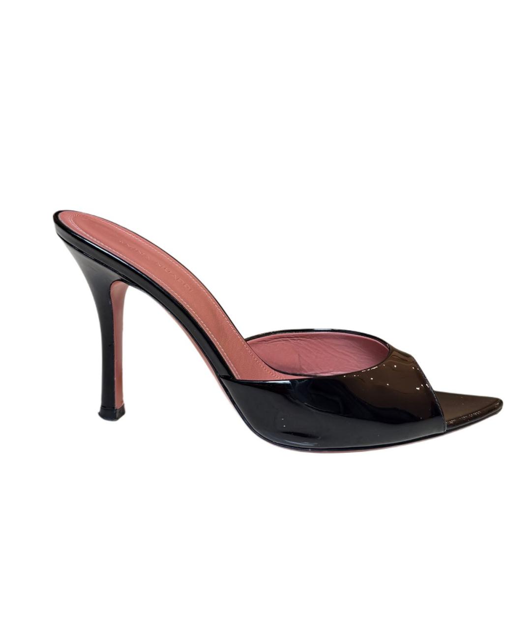 Amina Muaddi Черные босоножки из лакированной кожи, фото 6