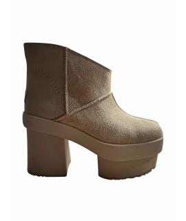UGG AUSTRALIA Ботинки