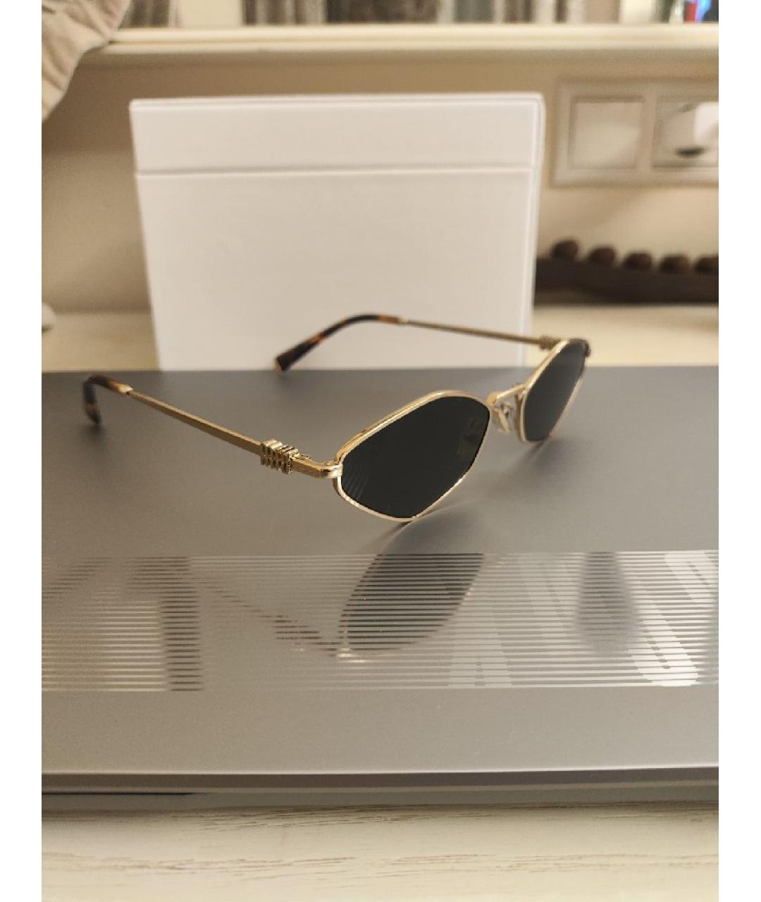 MIU MIU Золотые металлические солнцезащитные очки, фото 2