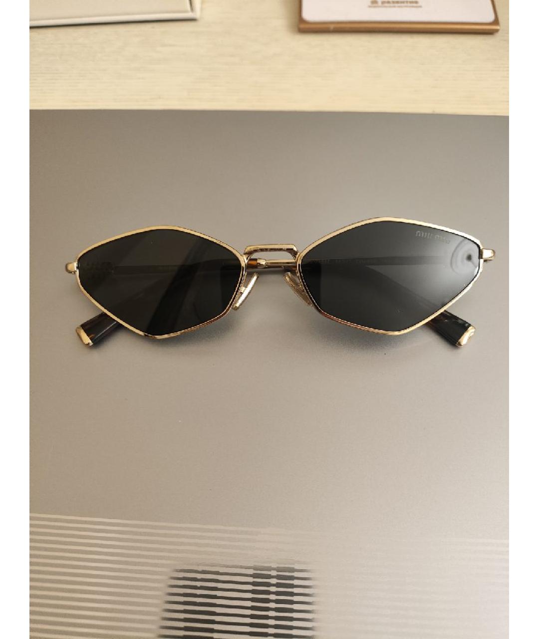 MIU MIU Золотые металлические солнцезащитные очки, фото 8