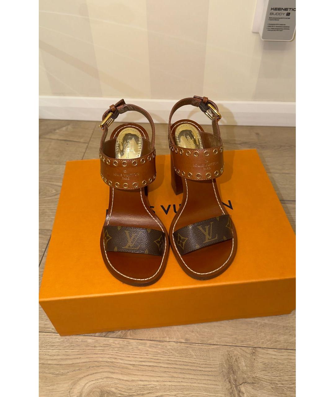 LOUIS VUITTON Коричневые кожаные босоножки, фото 3