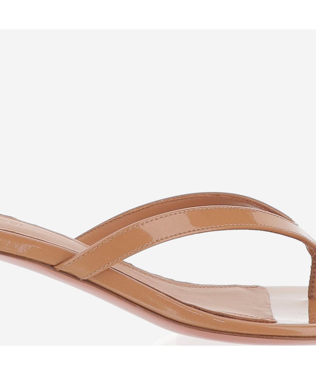 Amina Muaddi Бежевые мюли из лакированной кожи, фото 5