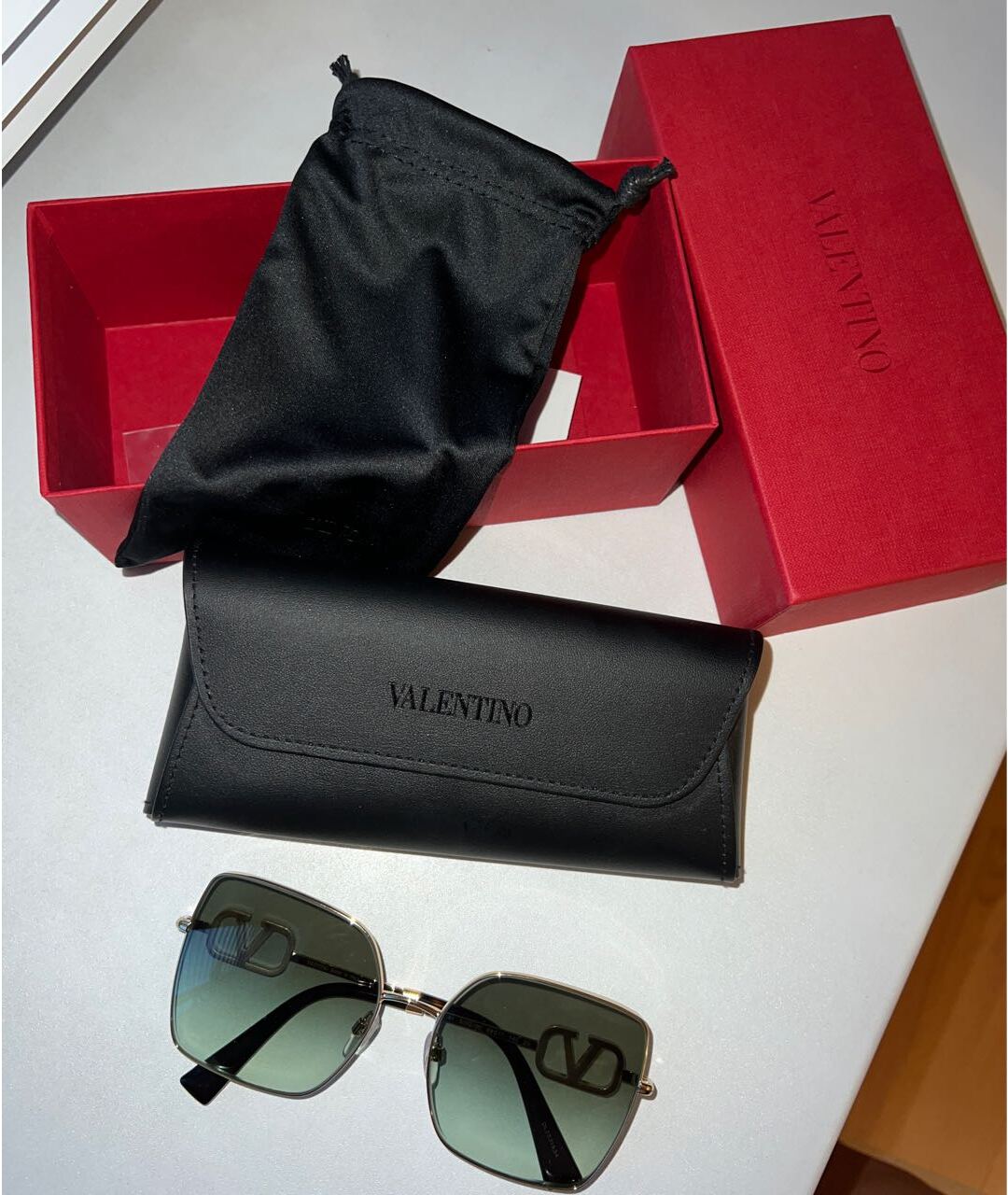 VALENTINO Золотые пластиковые солнцезащитные очки, фото 6