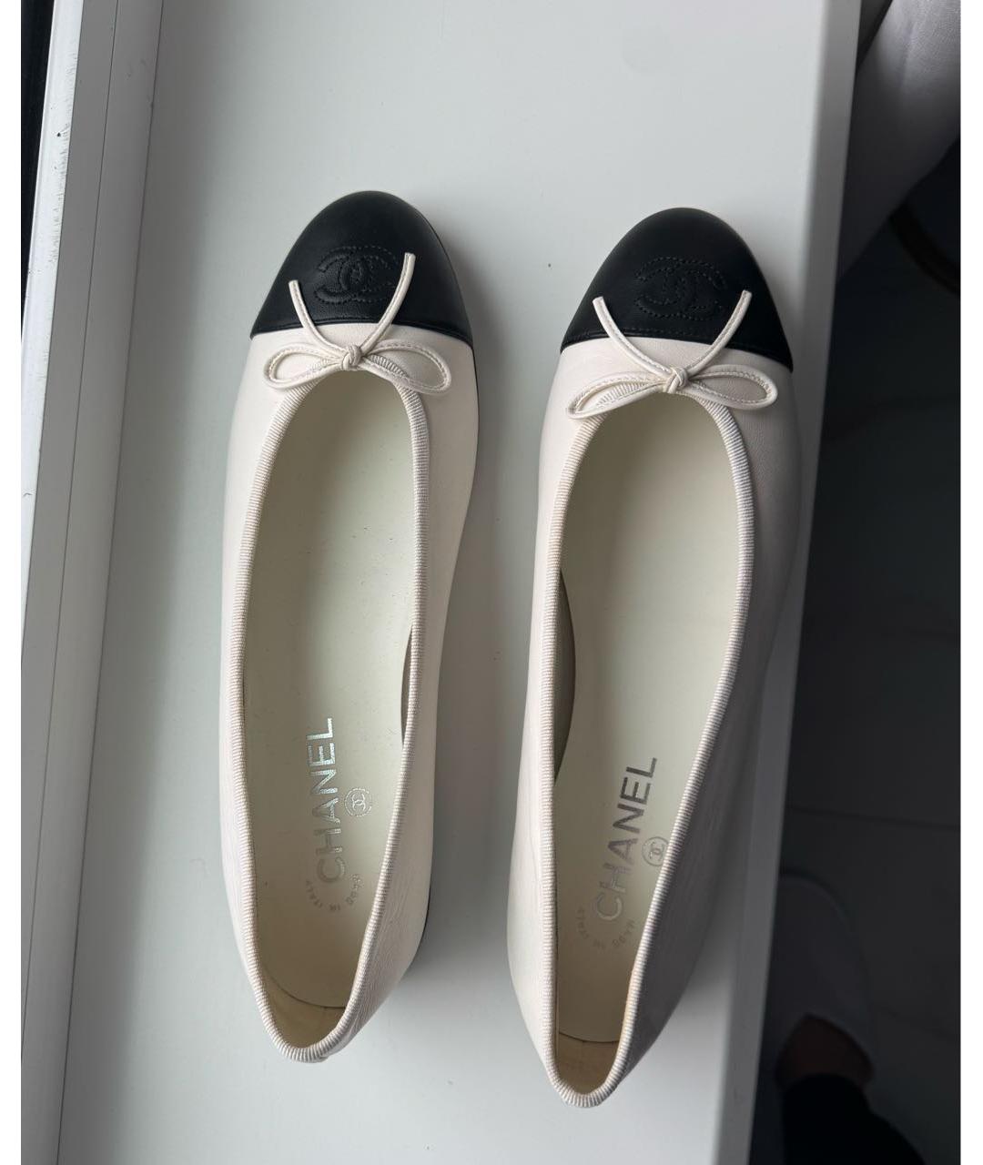 CHANEL Белые кожаные балетки, фото 3
