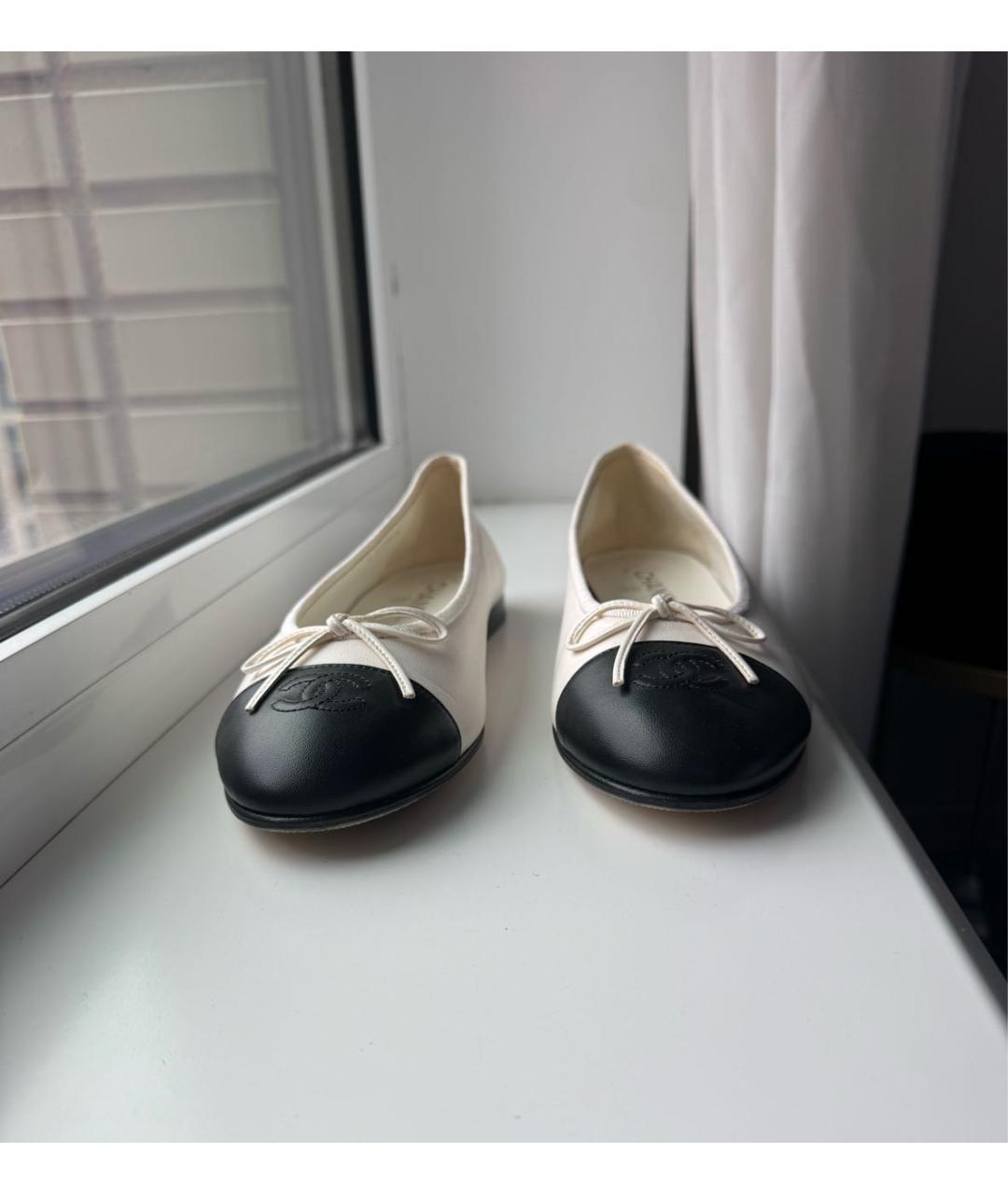 CHANEL Белые кожаные балетки, фото 2