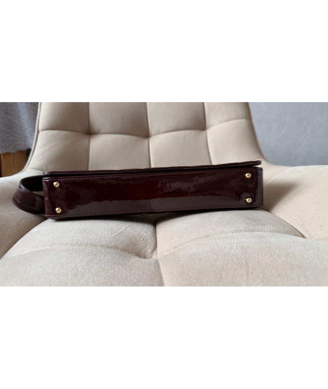CHANEL Бордовая сумка через плечо из лакированной кожи, фото 4