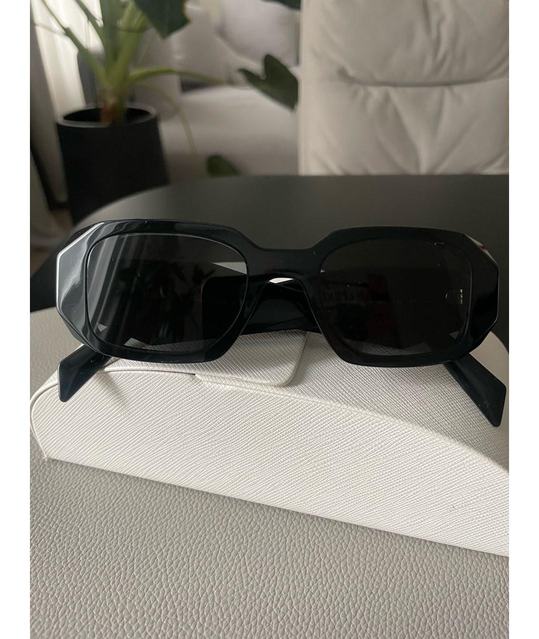 PRADA Черные пластиковые солнцезащитные очки, фото 2