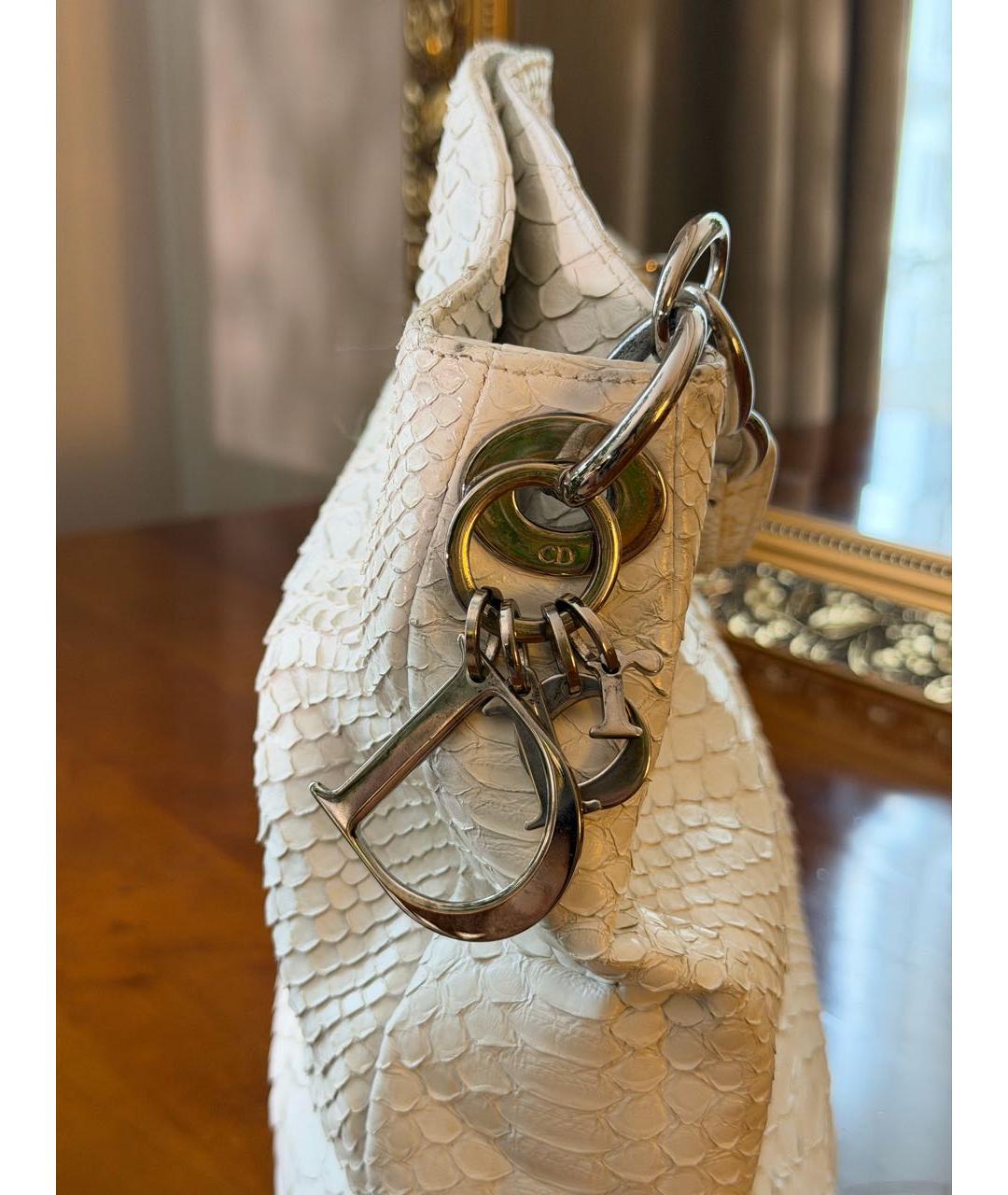 CHRISTIAN DIOR Белая сумка с короткими ручками из экзотической кожи, фото 2