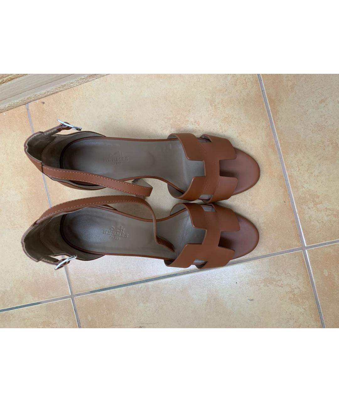 HERMES Коричневые кожаные босоножки, фото 2
