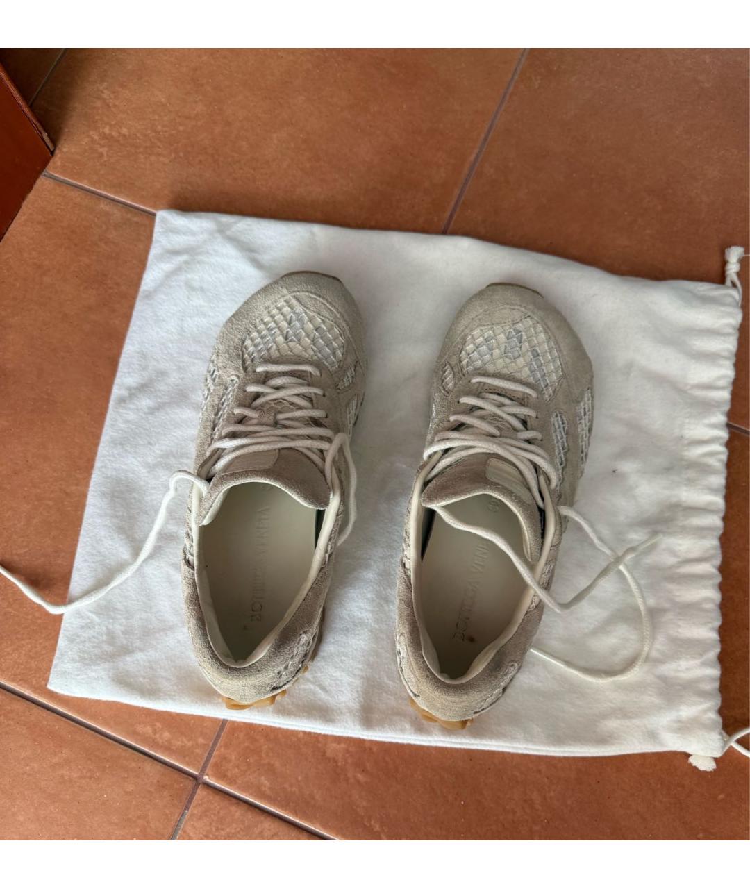 BOTTEGA VENETA Бежевые замшевые кроссовки, фото 3