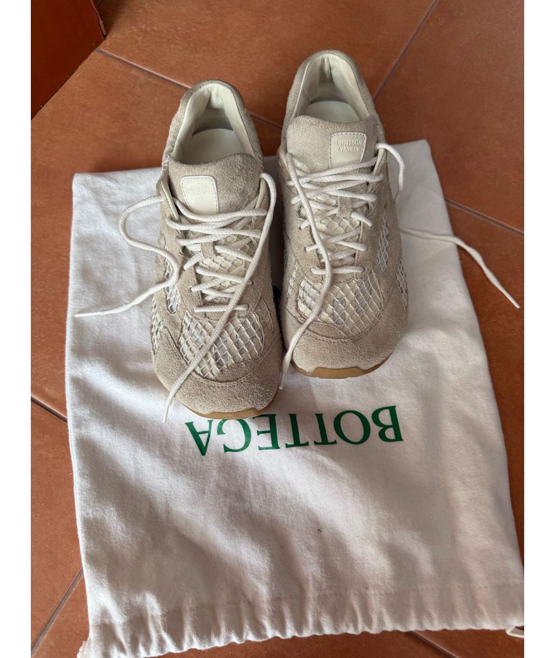 BOTTEGA VENETA Бежевые замшевые кроссовки, фото 2