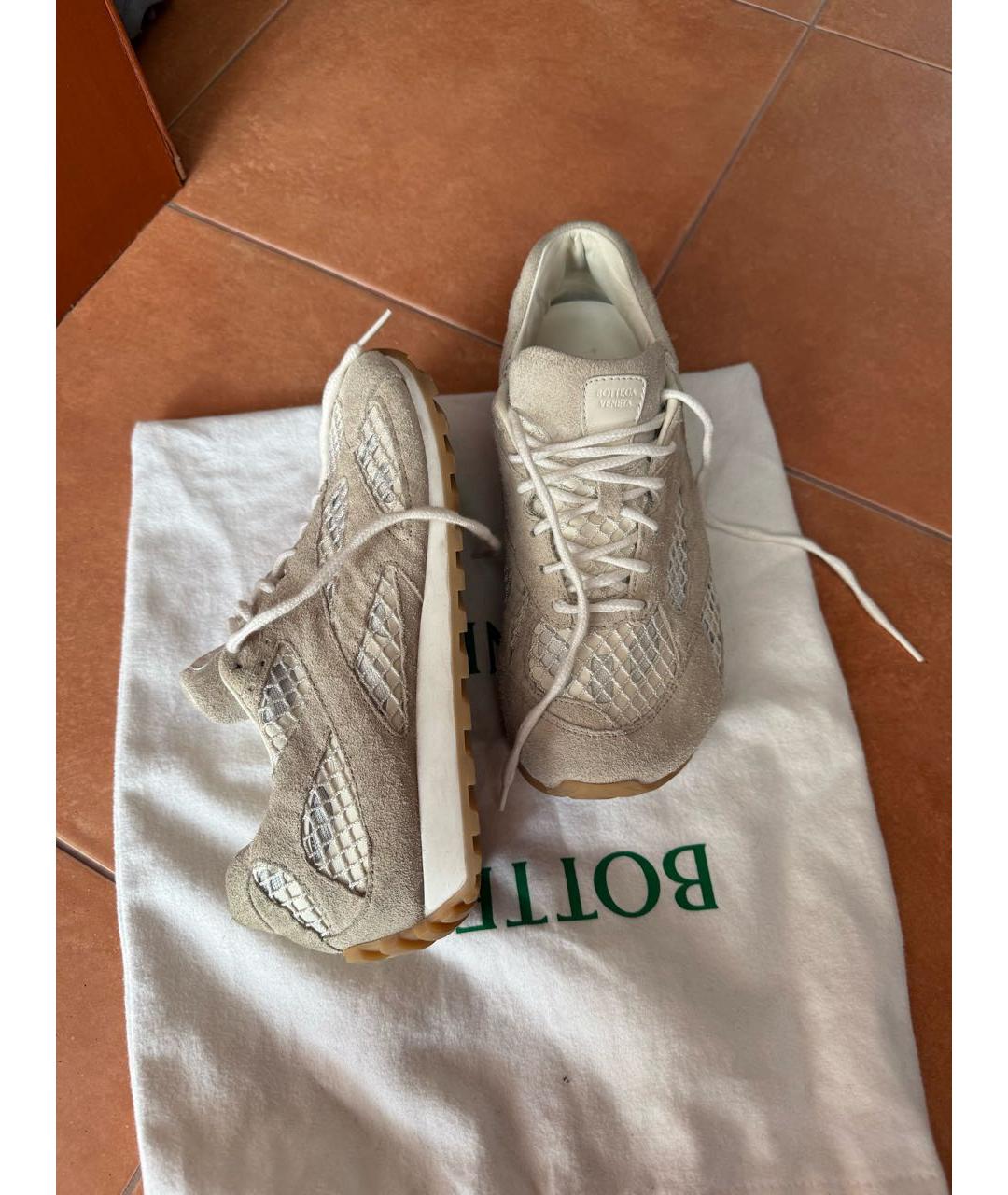 BOTTEGA VENETA Бежевые замшевые кроссовки, фото 5