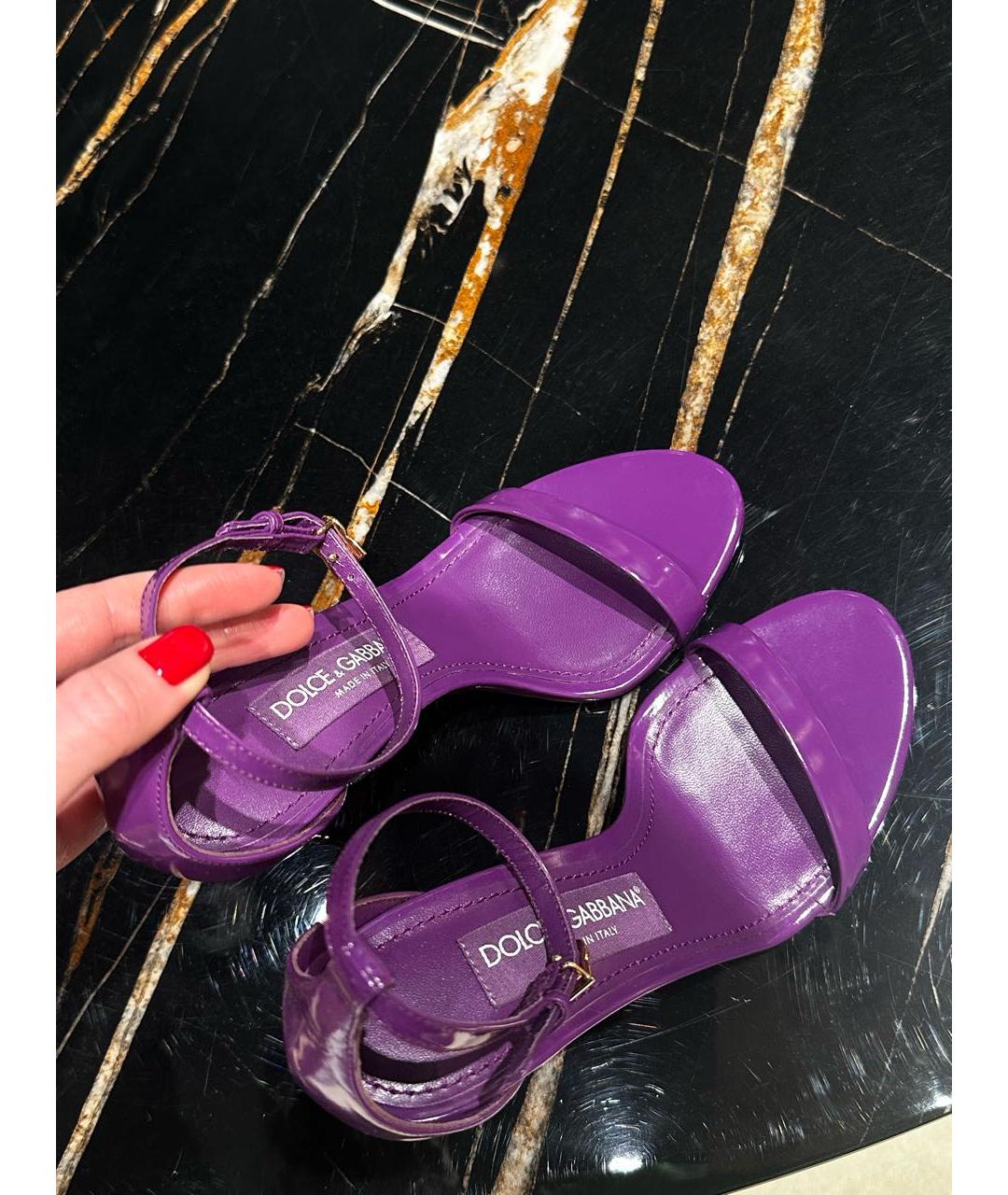 DOLCE&GABBANA Фиолетовые босоножки из лакированной кожи, фото 3