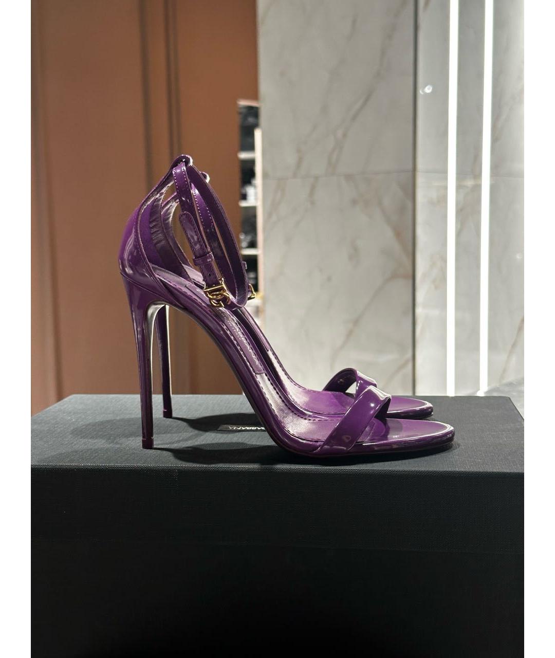 DOLCE&GABBANA Фиолетовые босоножки из лакированной кожи, фото 5