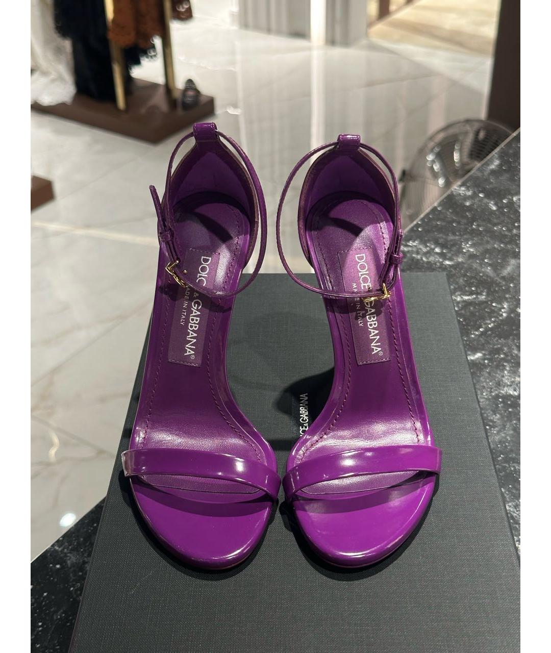 DOLCE&GABBANA Фиолетовые босоножки из лакированной кожи, фото 2
