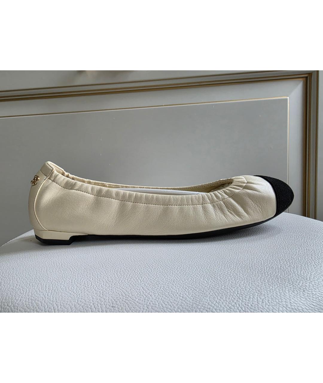 CHANEL Бежевые кожаные балетки, фото 9