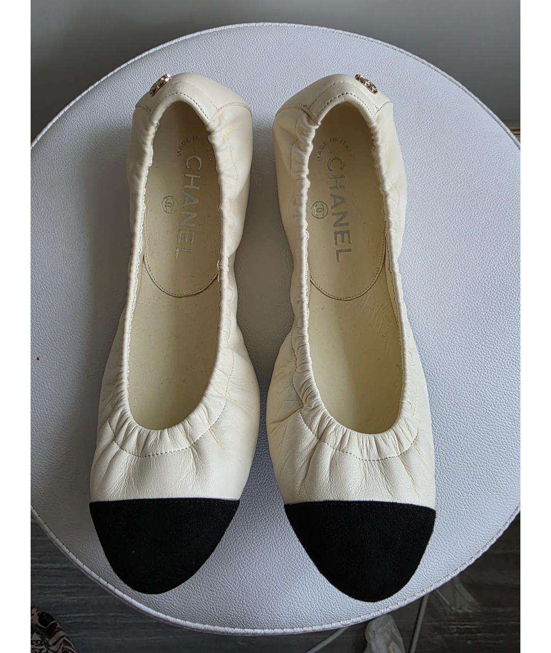 CHANEL Бежевые кожаные балетки, фото 2