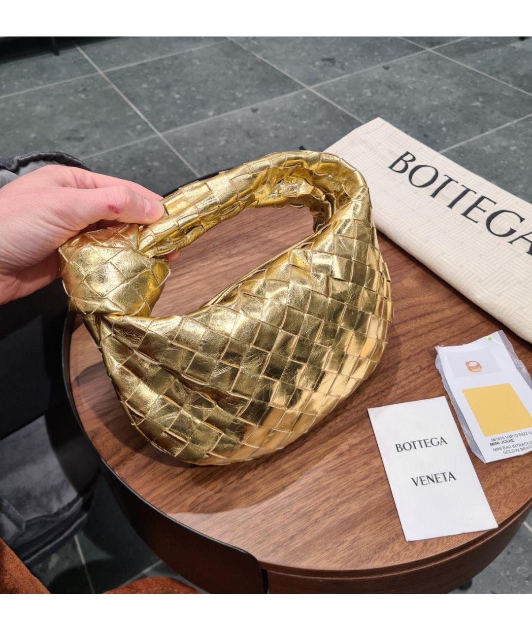 BOTTEGA VENETA Золотая кожаная сумка с короткими ручками, фото 3
