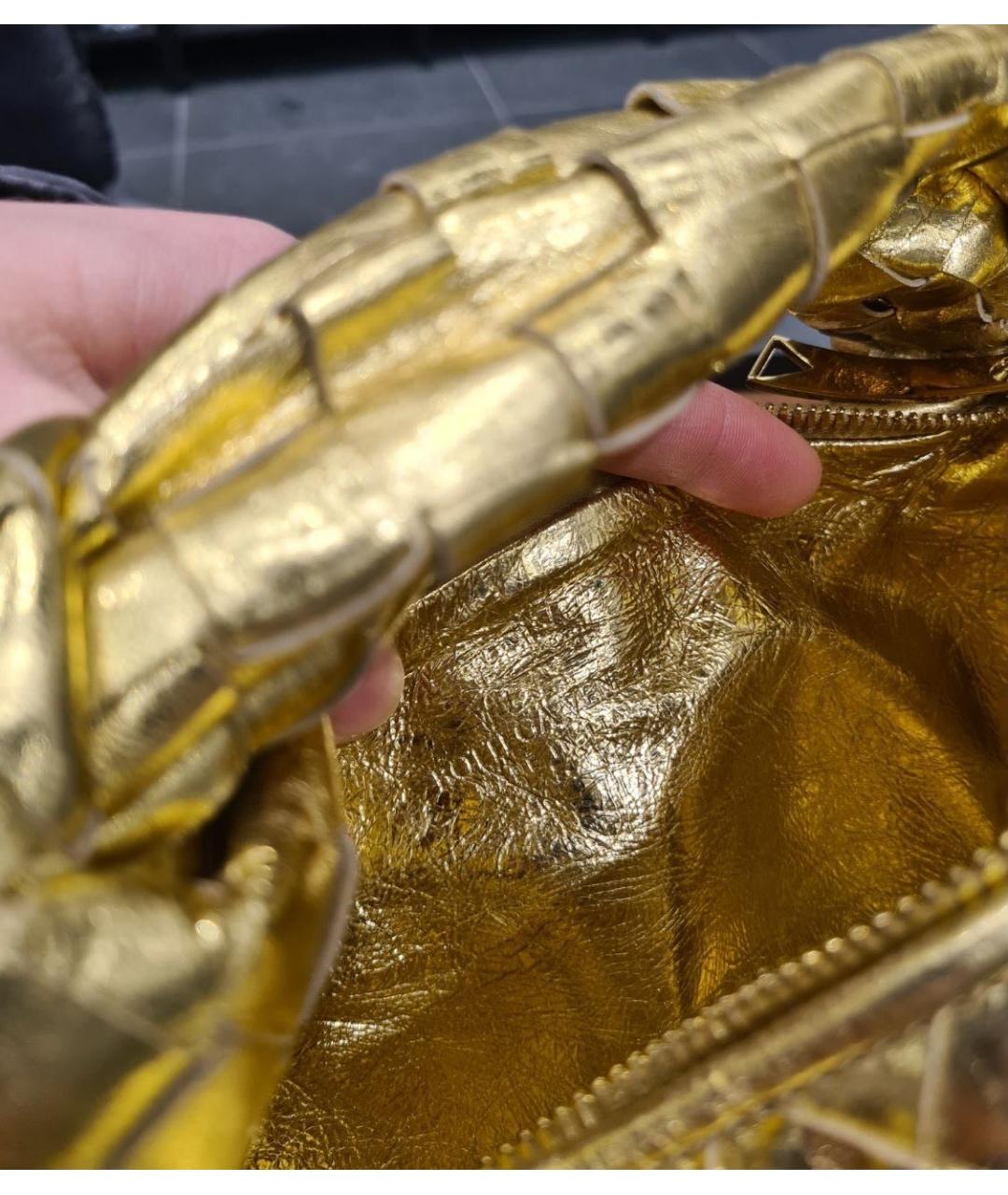 BOTTEGA VENETA Золотая кожаная сумка с короткими ручками, фото 6