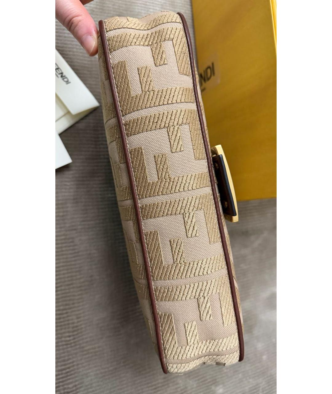 FENDI Бежевая жаккардовая сумка через плечо, фото 4