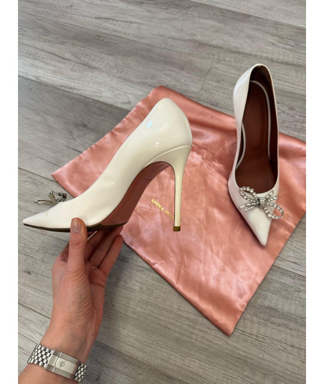 Amina Muaddi Белые кожаные туфли, фото 7