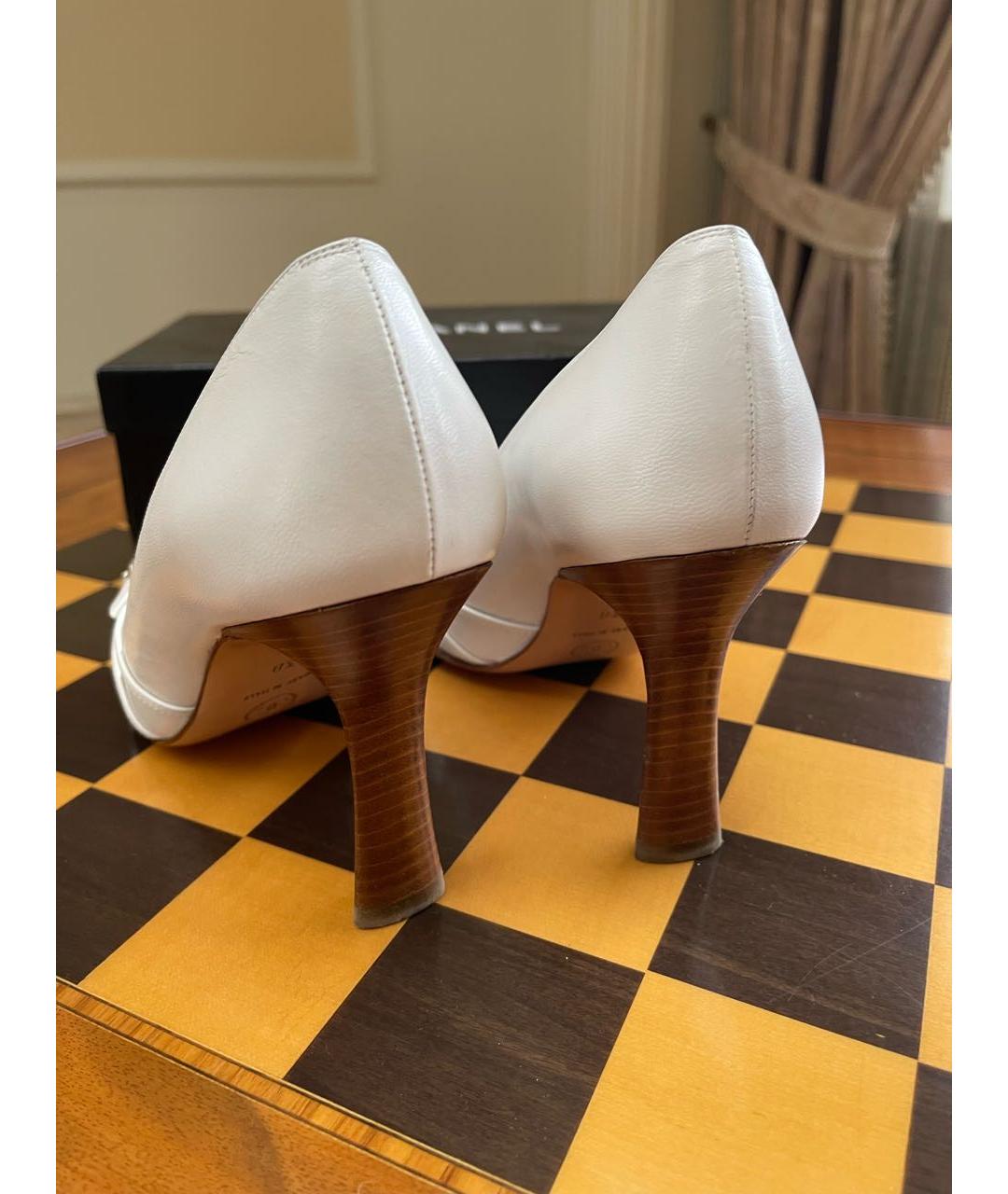 CHANEL Белые кожаные туфли, фото 4