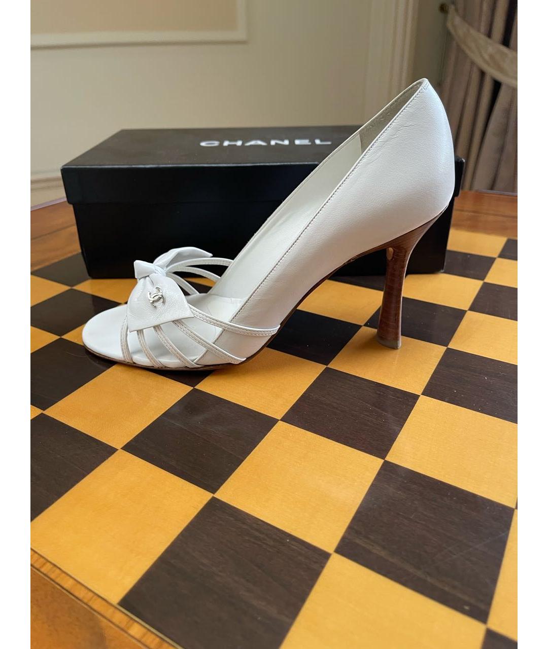 CHANEL Белые кожаные туфли, фото 9