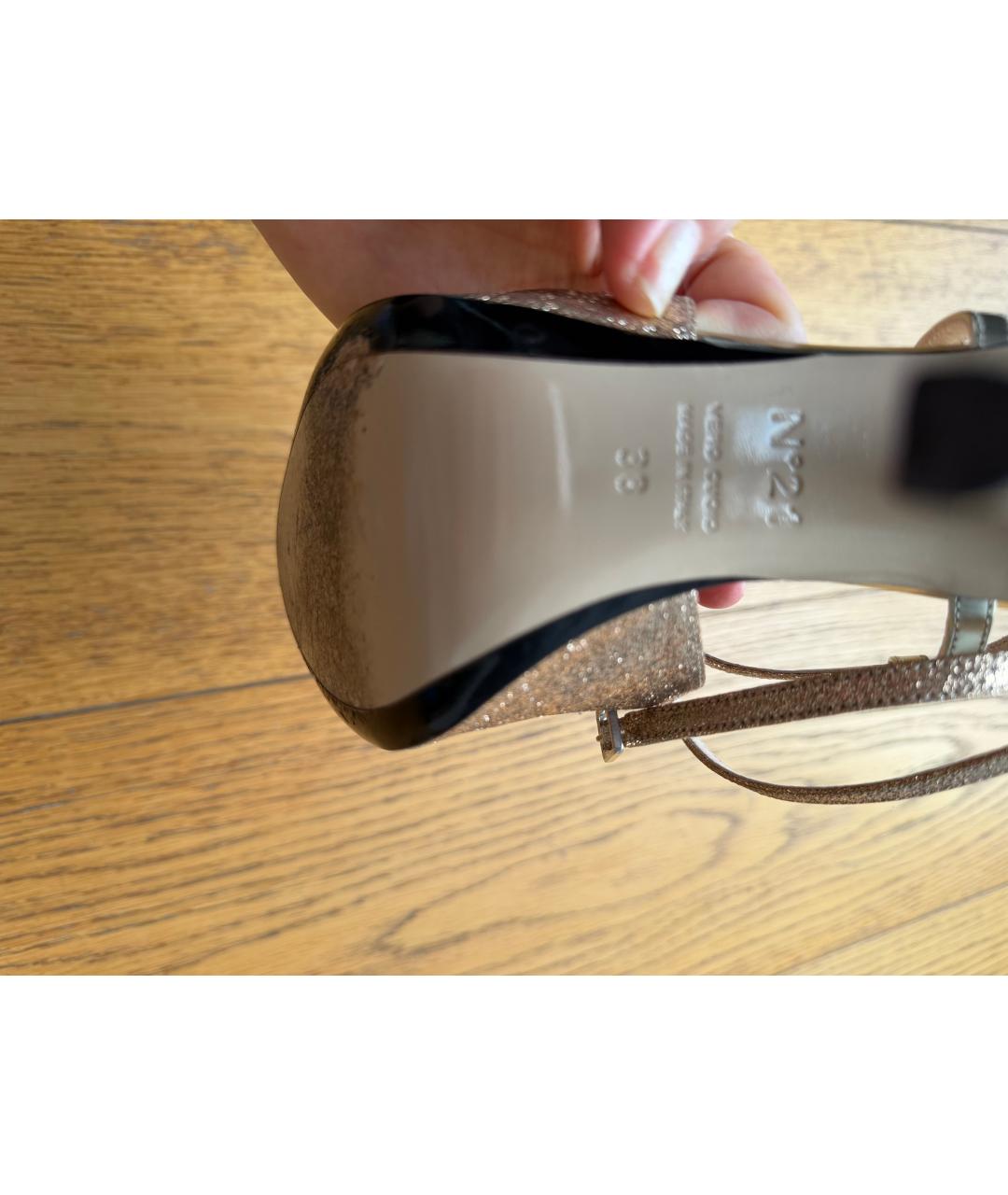 NO. 21 Золотые кожаные босоножки, фото 4