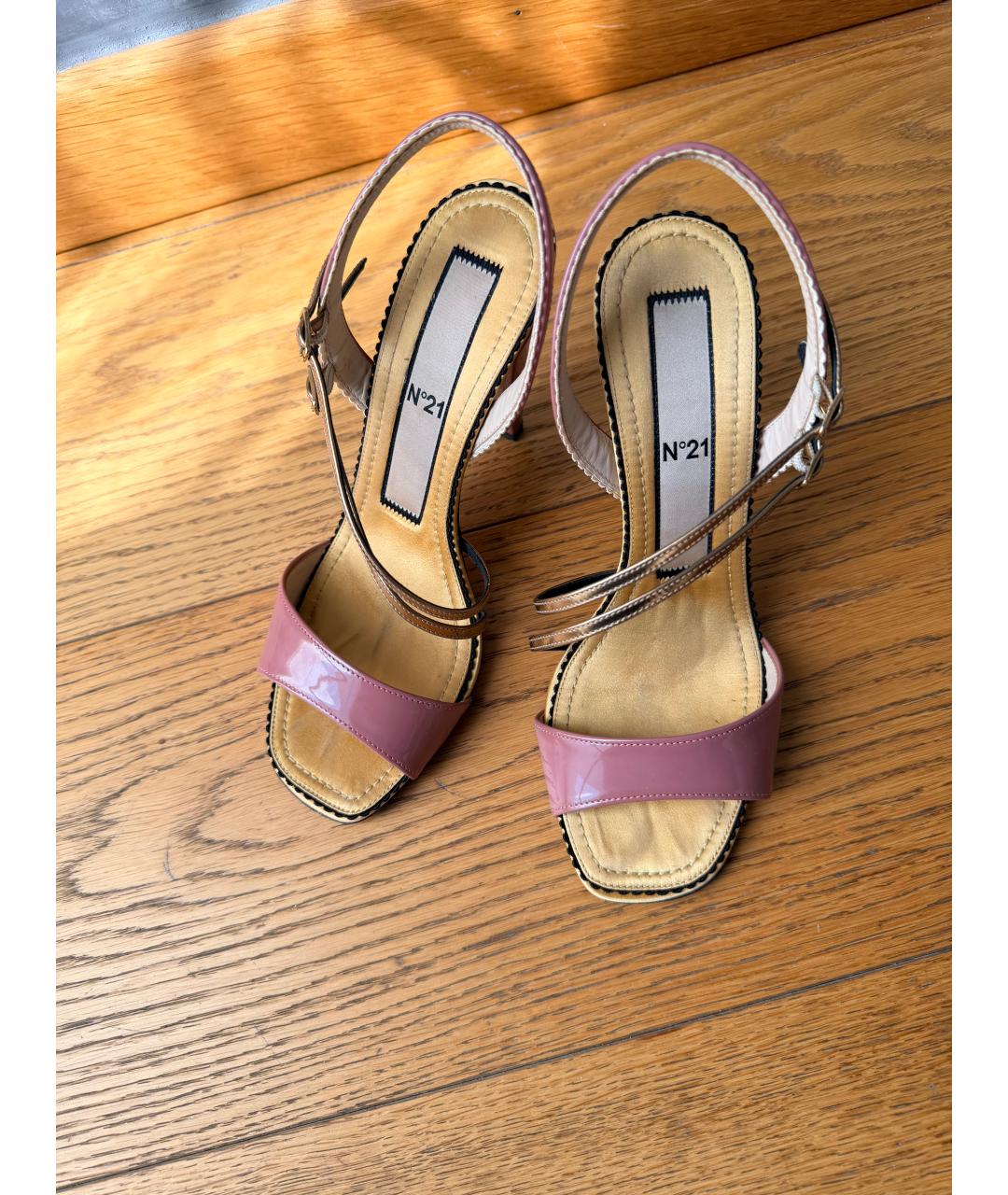 NO. 21 Розовые босоножки из лакированной кожи, фото 2
