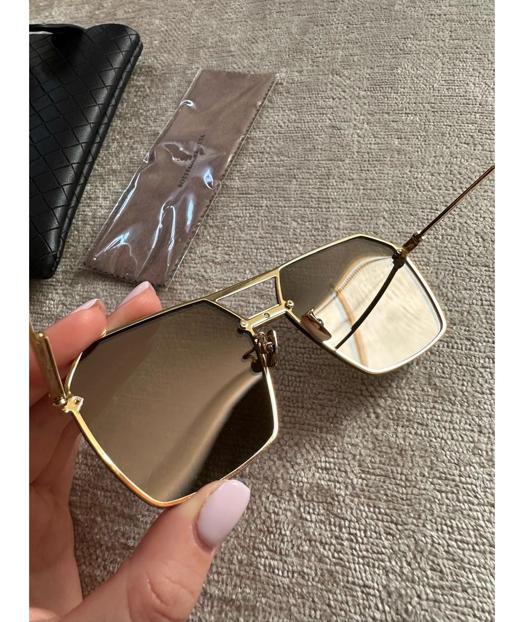 BOTTEGA VENETA Золотые металлические солнцезащитные очки, фото 3