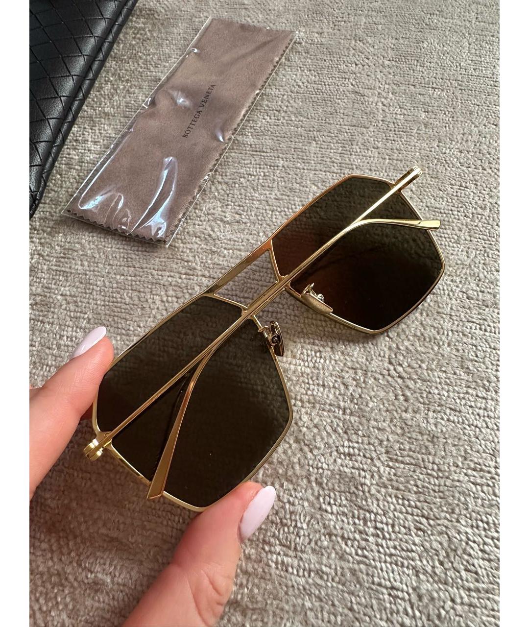 BOTTEGA VENETA Золотые металлические солнцезащитные очки, фото 8