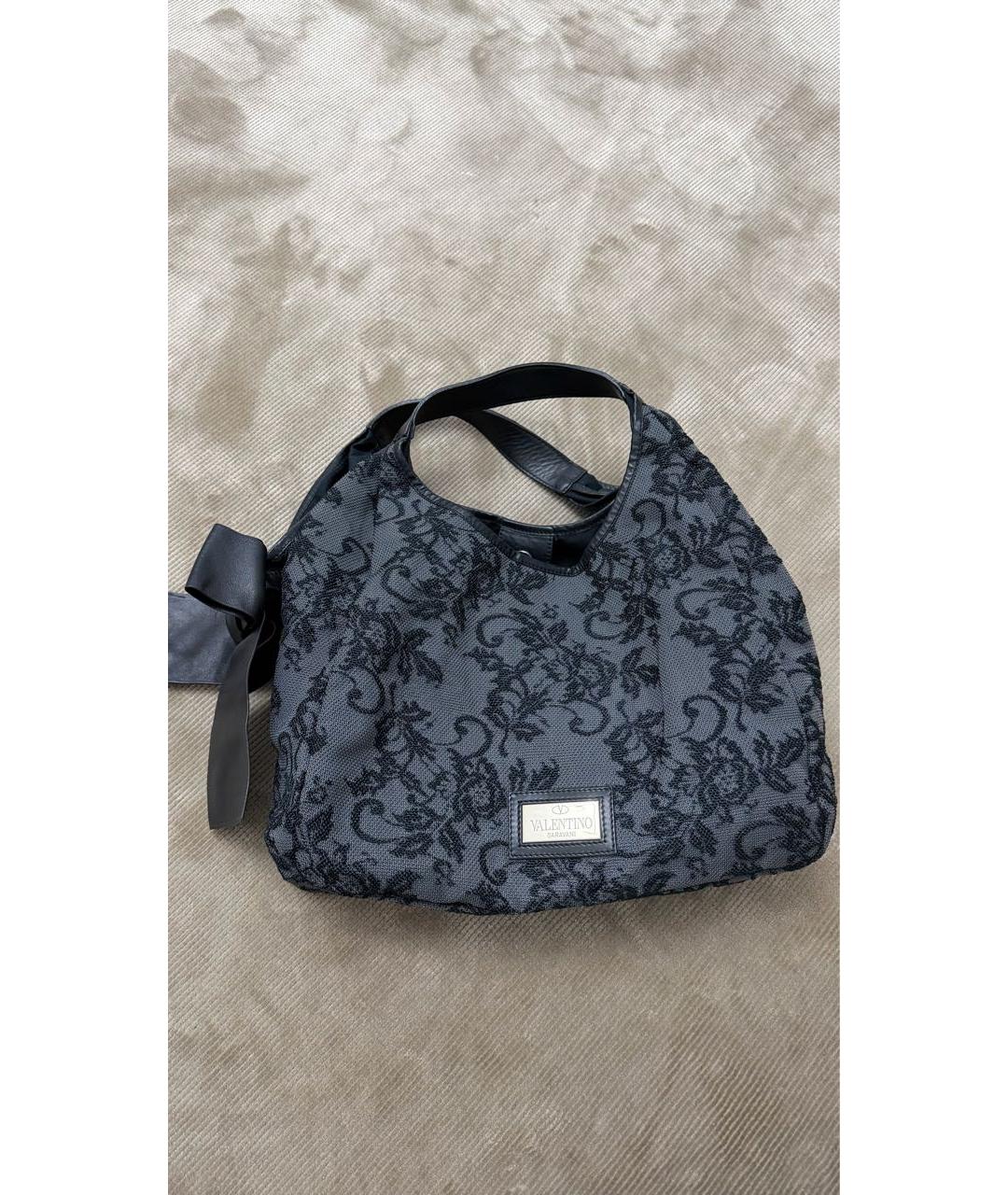 VALENTINO Антрацитовая жаккардовая сумка с короткими ручками, фото 7