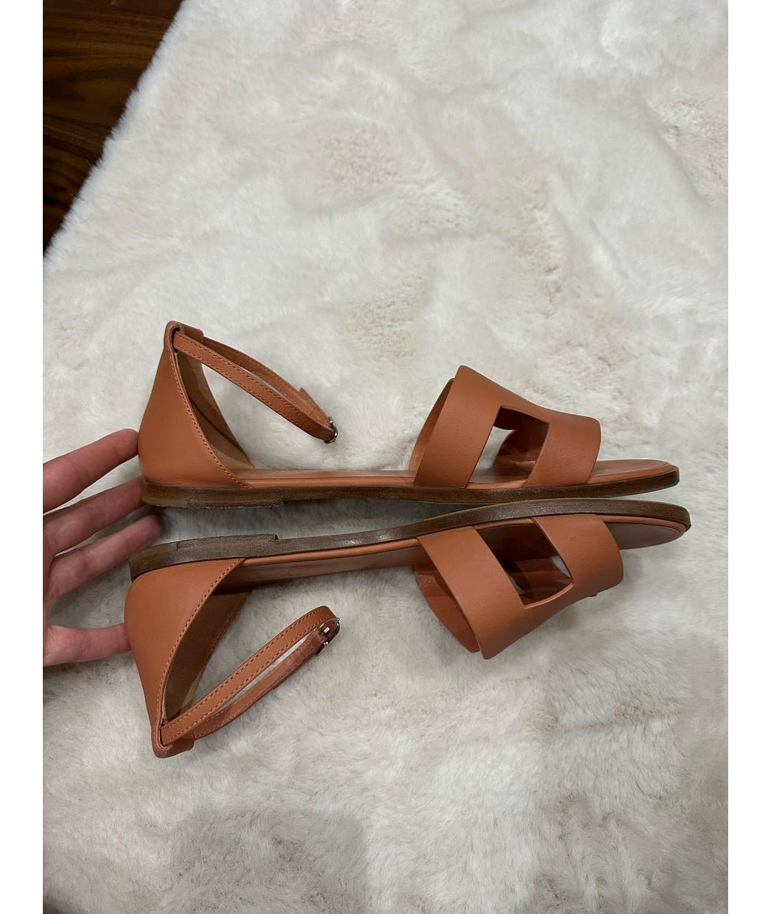 HERMES Оранжевое кожаные сандалии, фото 3