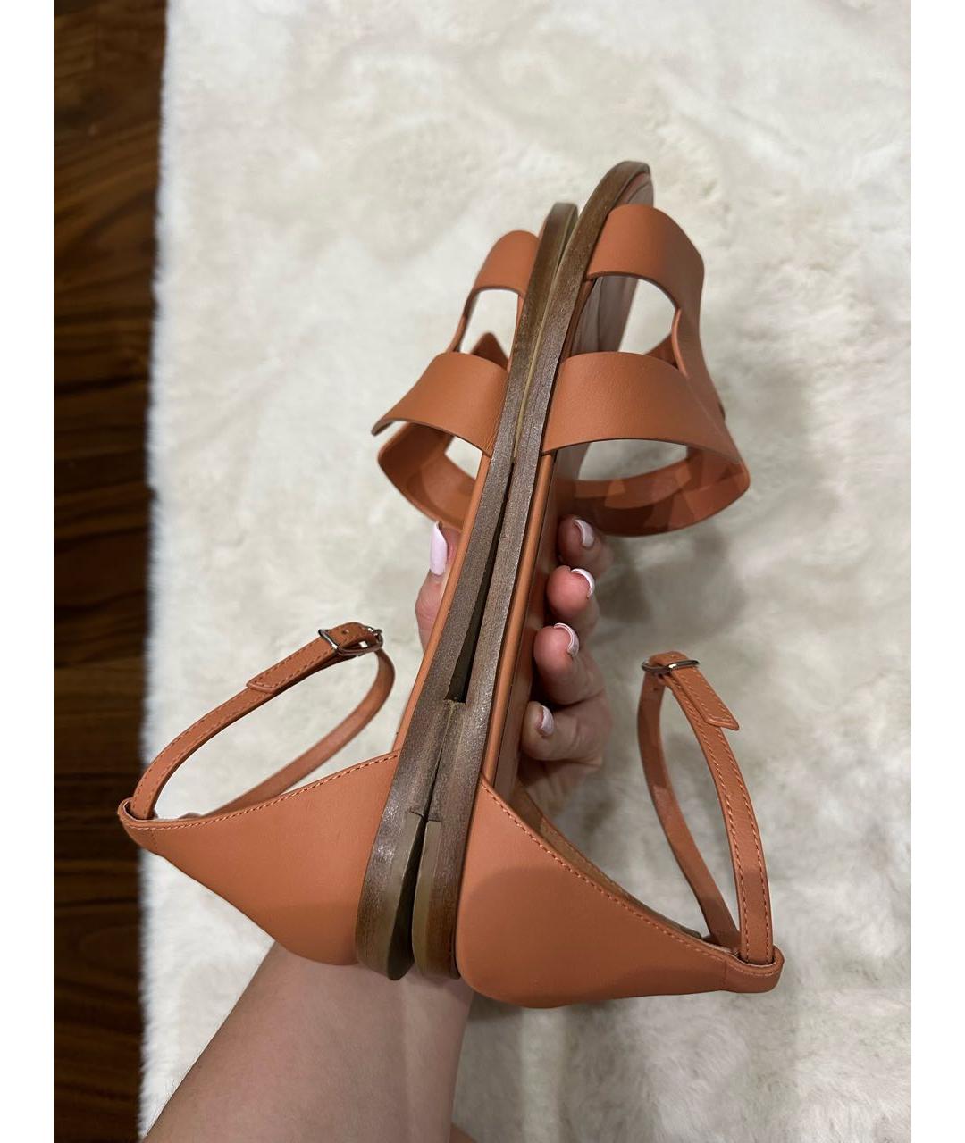 HERMES Оранжевое кожаные сандалии, фото 4