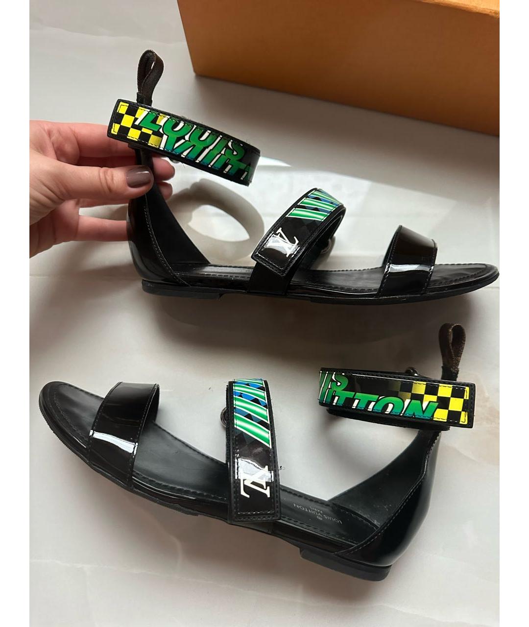 LOUIS VUITTON Черные кожаные сандалии, фото 9