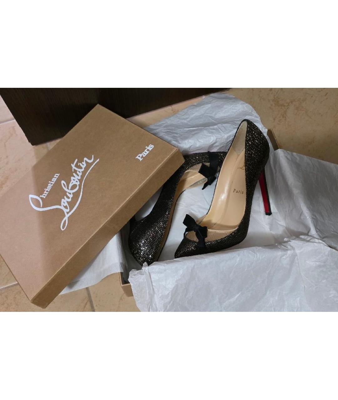 CHRISTIAN LOUBOUTIN Золотые текстильные туфли, фото 2