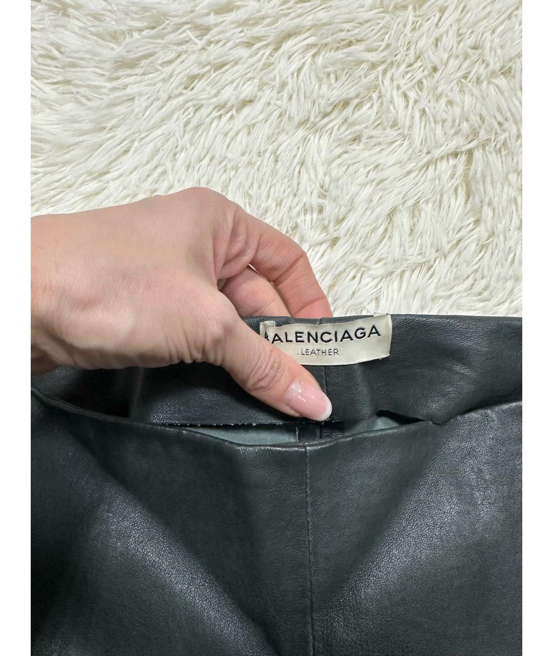 BALENCIAGA Антрацитовые кожаные брюки узкие, фото 2