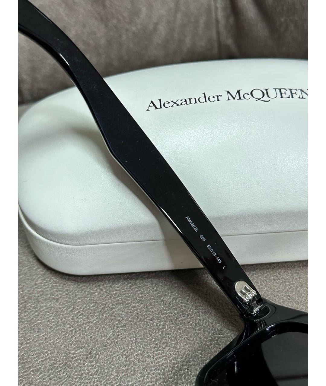 ALEXANDER MCQUEEN Черные пластиковые солнцезащитные очки, фото 4