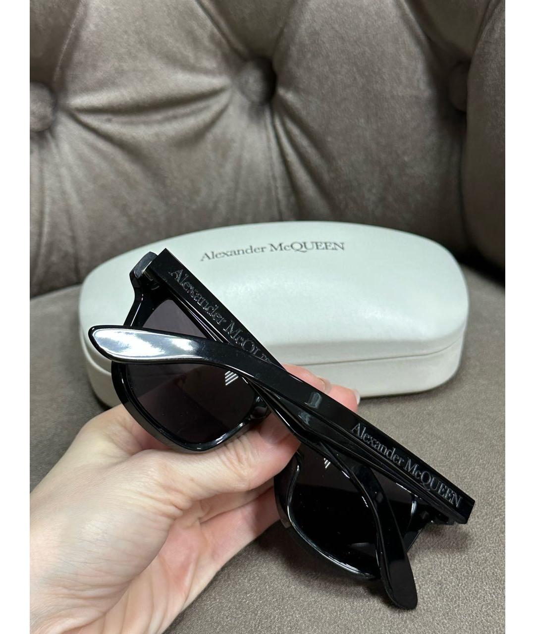 ALEXANDER MCQUEEN Черные пластиковые солнцезащитные очки, фото 2