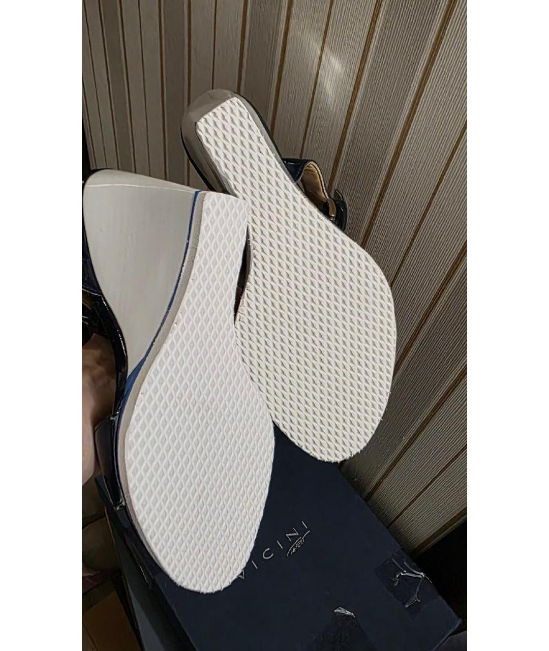 VICINI Темно-синие босоножки из лакированной кожи, фото 4