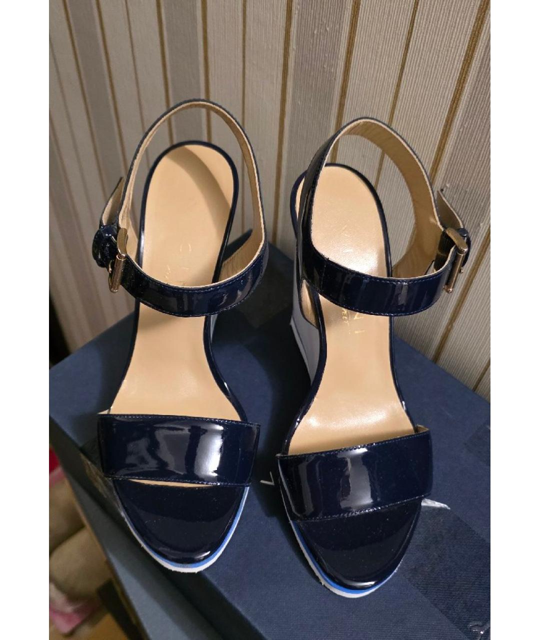 VICINI Темно-синие босоножки из лакированной кожи, фото 2
