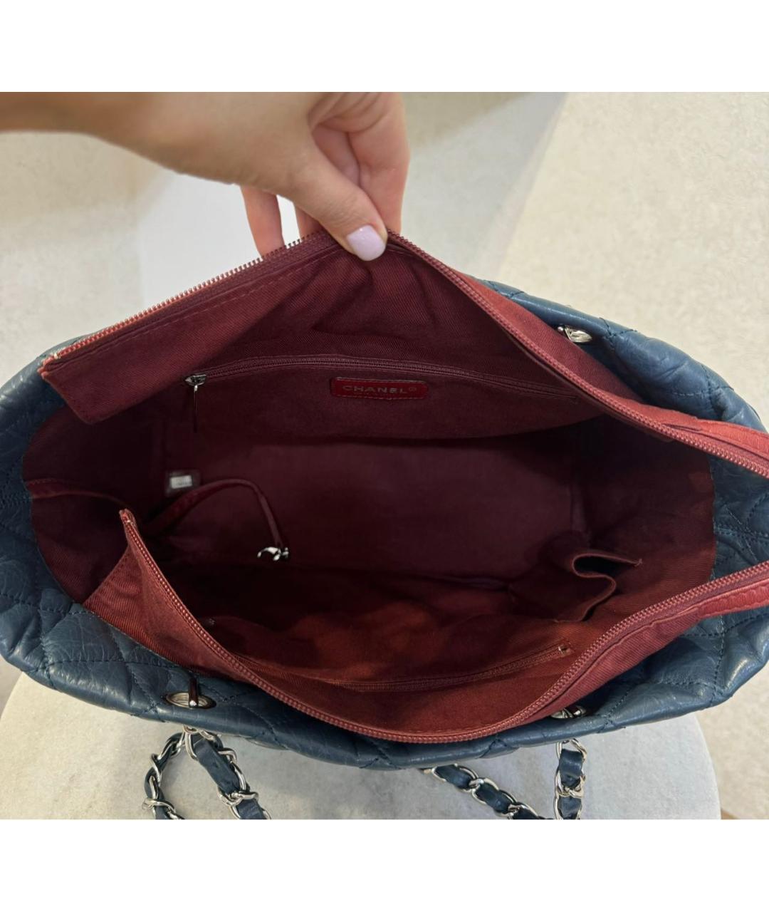 CHANEL Темно-синяя кожаная сумка тоут, фото 8